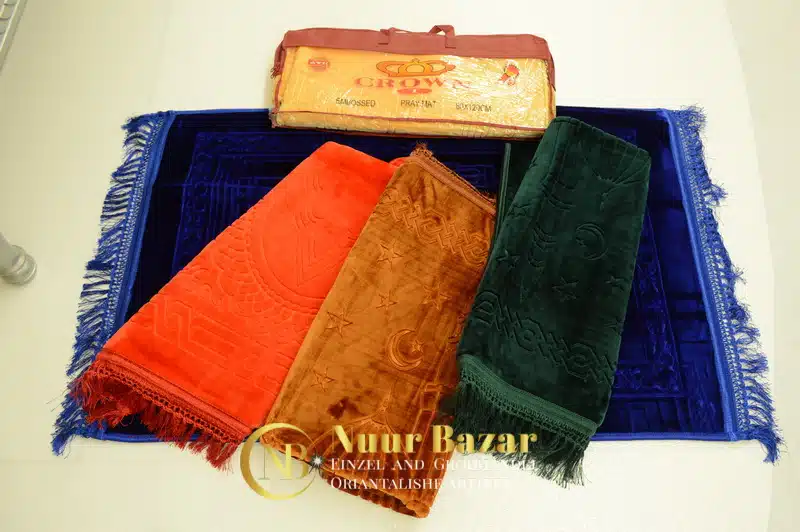 Luxurioeser-Gebet-Teppich-sajjada-janamaz-SAJEED-15.jpg