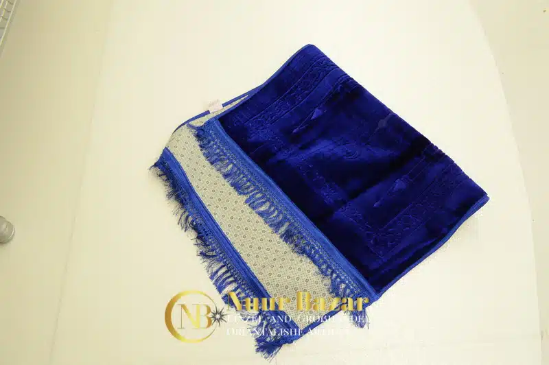 Luxurioeser-Gebet-Teppich-sajjada-janamaz-SAJEED-17.jpg