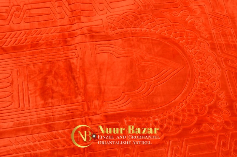 Luxurioeser-Gebet-Teppich-sajjada-janamaz-SAJEED-6.jpg