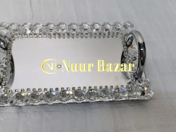 Serviertablett mit Kristallsteinen verziert